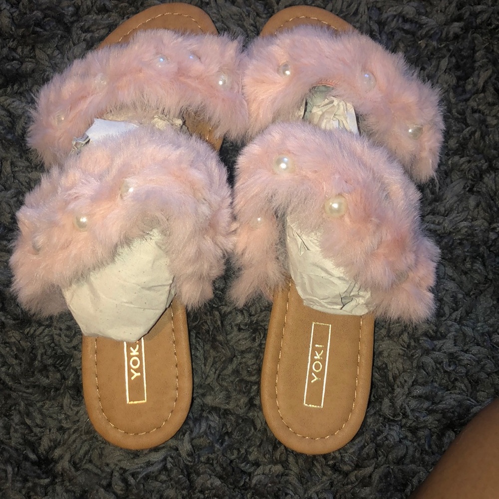Pink fluffy Sandals